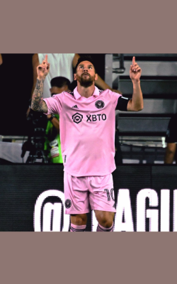 White and Red Bold and Dynamic Photo Spain's National Day Instagram Post (900 x 1600 بيكسل) (19)